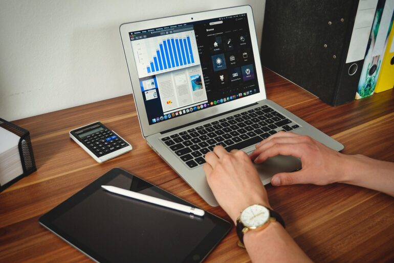 Solicitamos diseñador gráfico con talento en diseño digital para trabajo de medio tiempo