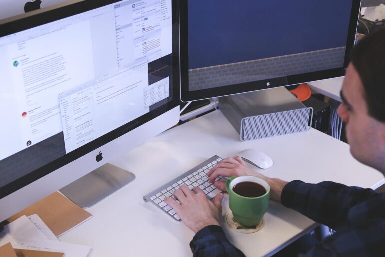 Vacante SEO Remoto: Se solicita profesional en redacción SEO freelance para trabajo desde casa